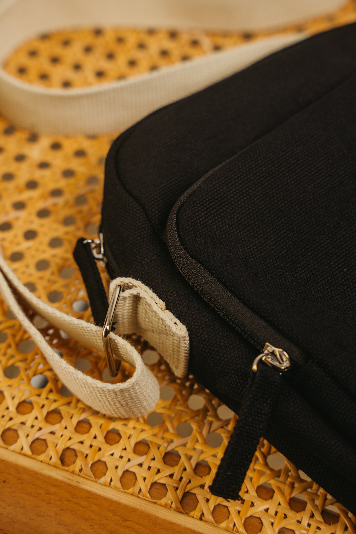 item shoulder bag(black)