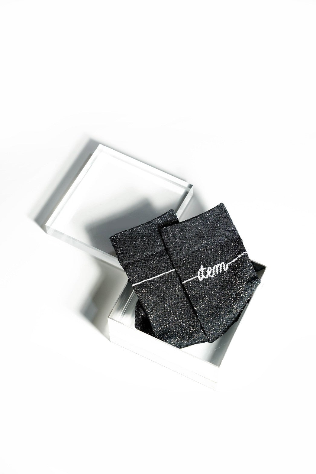 item logo socks(black glitter)