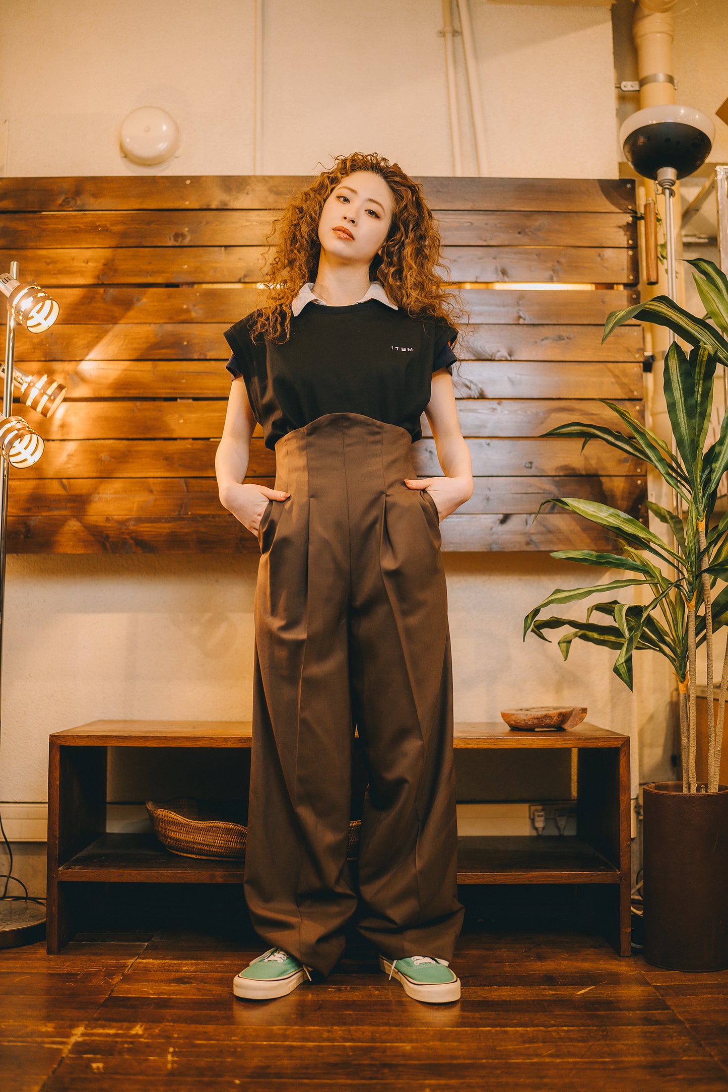 item logo no-sleeve (black)