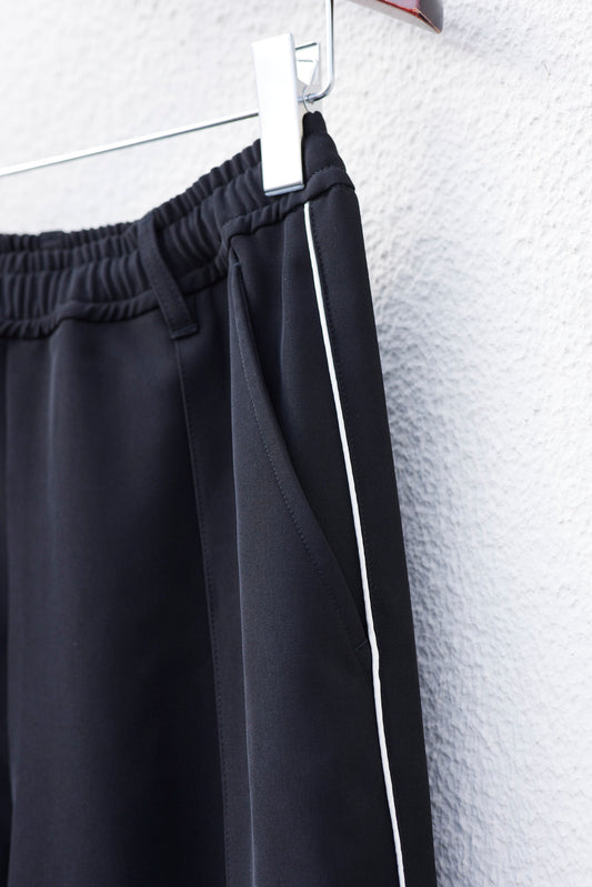 rehearsal track pants (black)