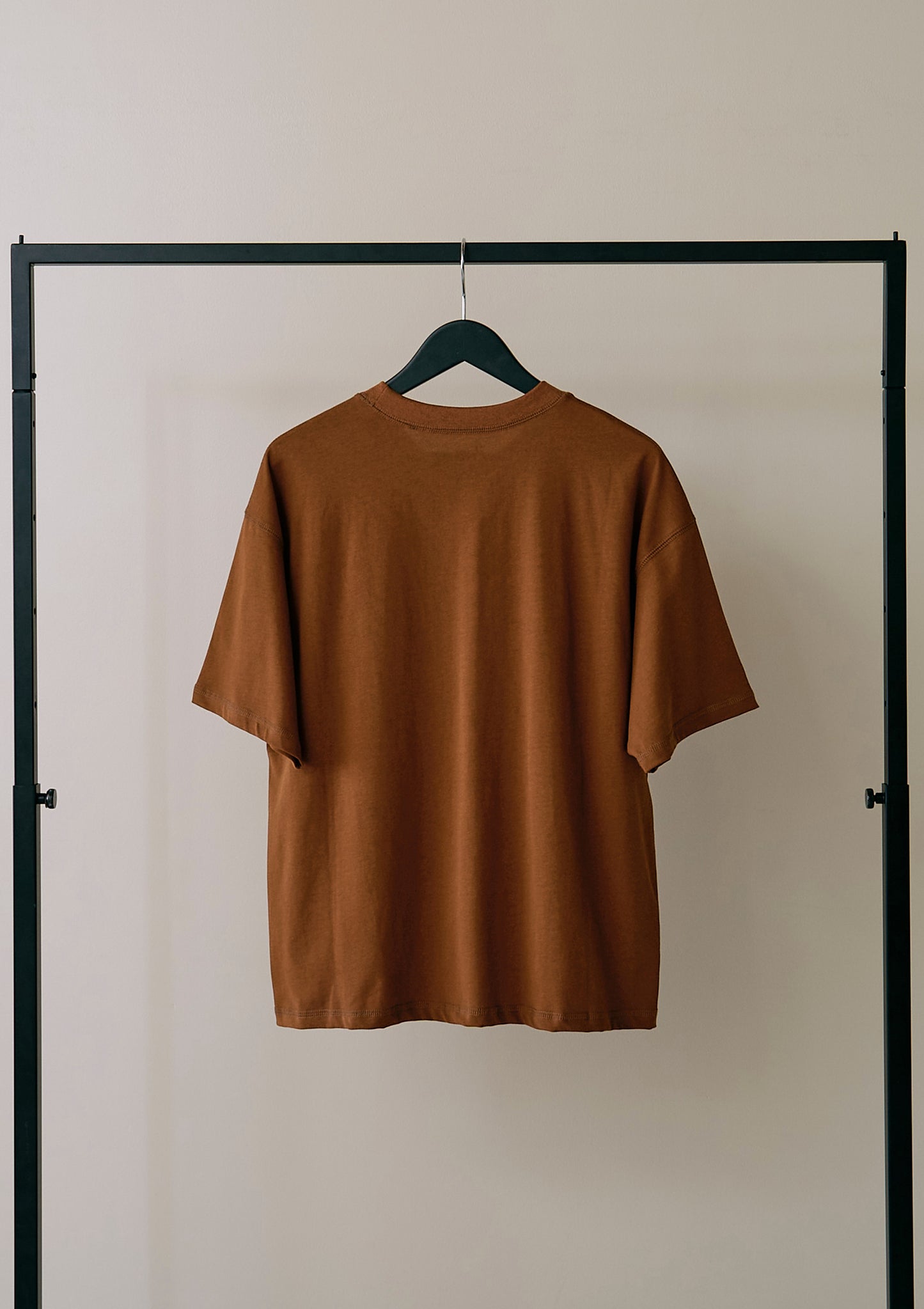 item print tee（brown）