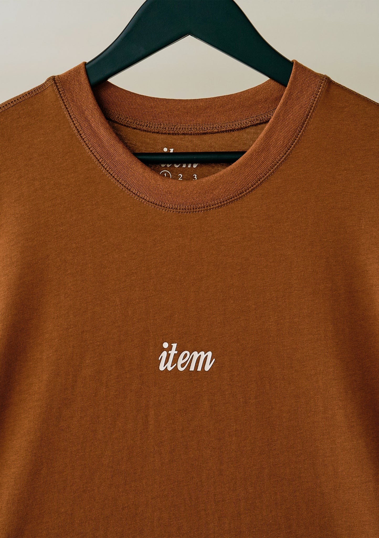 item print tee（brown）
