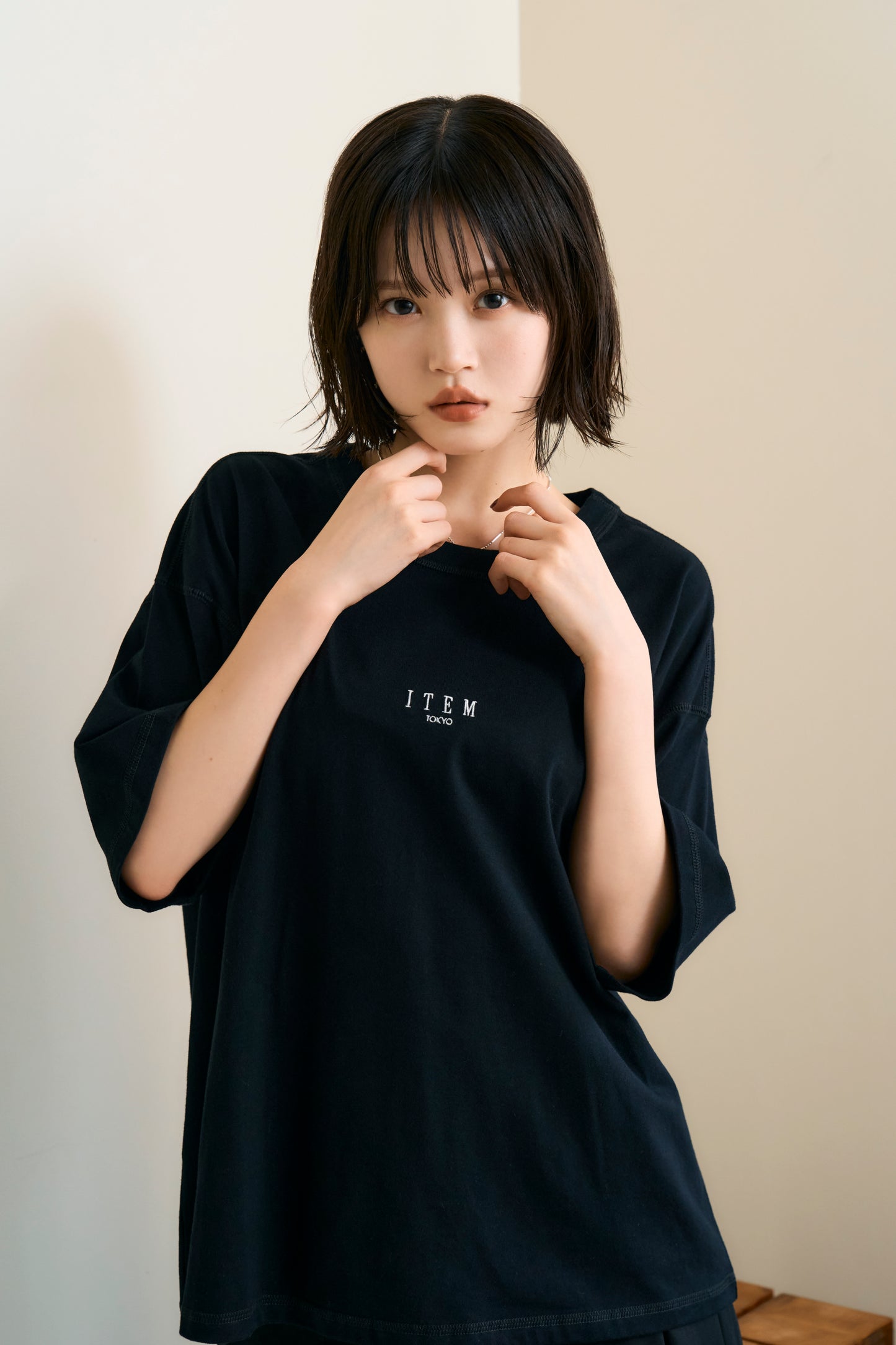 ITEM embroidery tee（black）