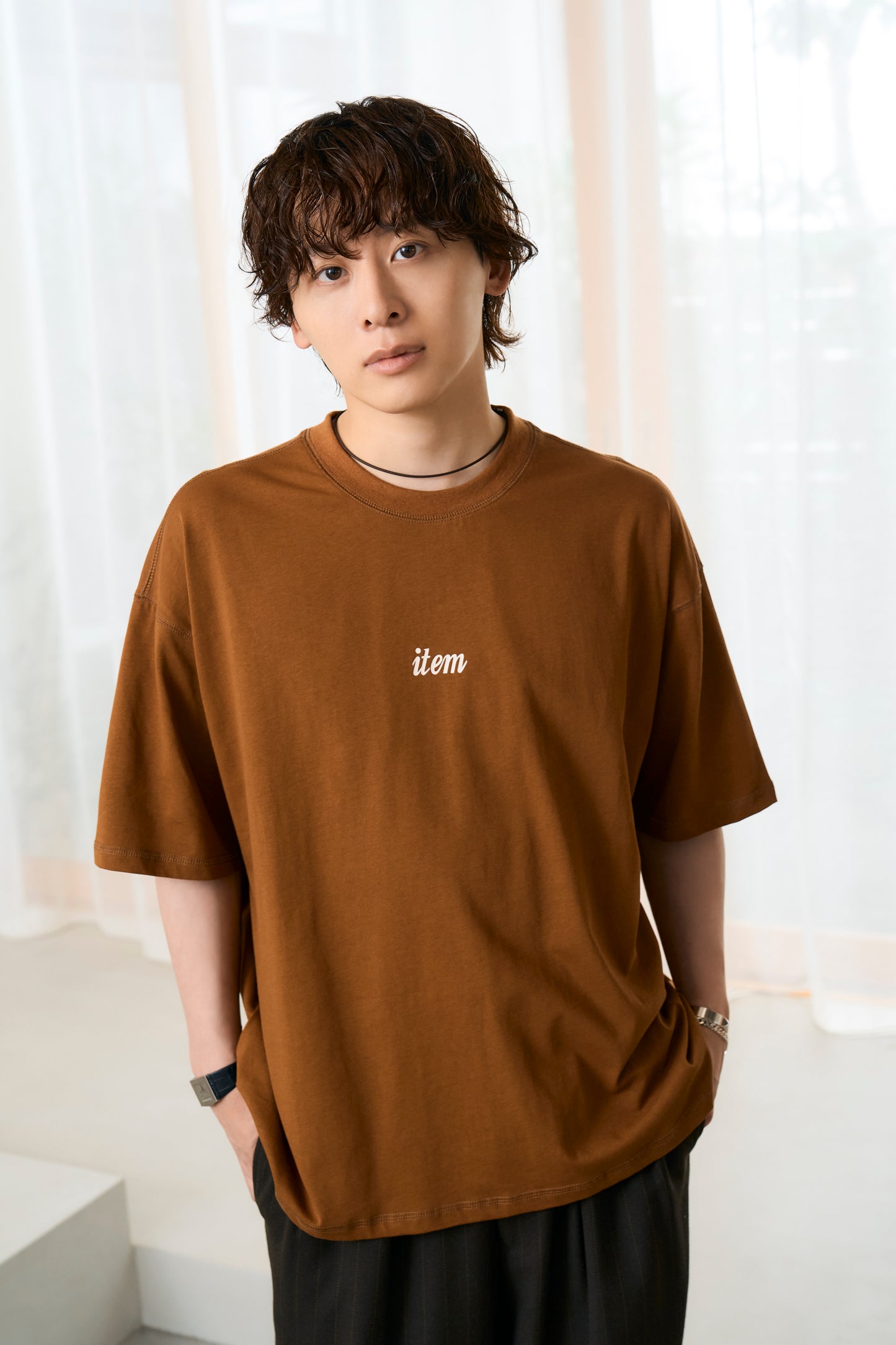 item print tee（brown）